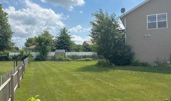 1522 Deerfield Dr, North Liberty, IA 52317