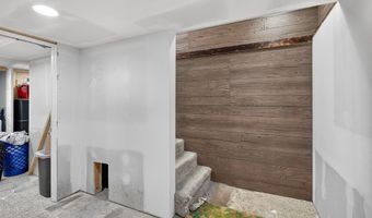 301 13th Ave NW, Altoona, IA 50009