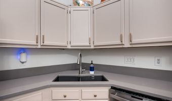 8556 Green Valley Dr, Indianapolis, IN 46217