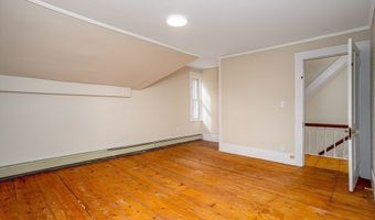 4 Main St, Ashburnham, MA 01430