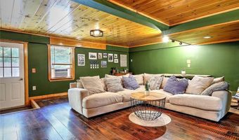 10 Narrow Ln, Charlestown, RI 02813