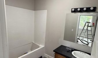 310 N East St, Arco, ID 83213