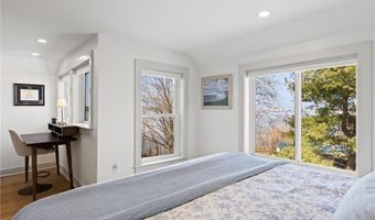 102 Lincoln Ave, East Providence, RI 02915