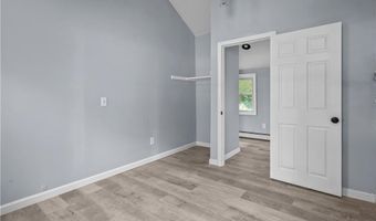 135 Lippitt Ave, Cranston, RI 02921