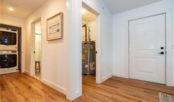 32 Exchange St 203, East Greenwich, RI 02818