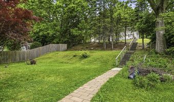39 Pinehurst, Auburn, MA 01501