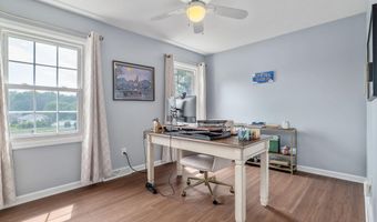 3 Oaks Ct, Albany, NY 12203