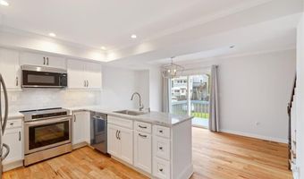 45 Hillside Ave 4, Branford, CT 06405