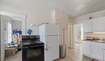 18 Maple Ave, Barre, VT 05641