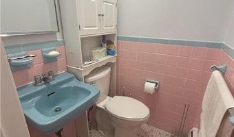 1009 Debbie Ln, Allentown, PA 18103