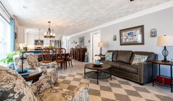 5 Rivers Edge Dr, Coventry, RI 02816