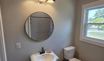 512 N 5th St, Amory, MS 38821