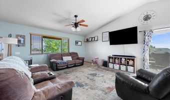 702 Taylor Ct, Belle Fourche, SD 57717