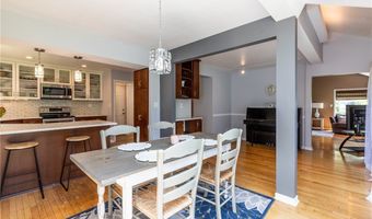 7 Hummingbird Ln, Amherst, NY 14228