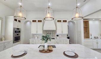 105 PIONEER Trl, Adkins, TX 78101