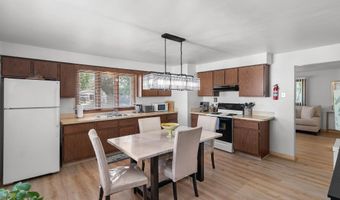 609 S MEMORIAL Dr, Appleton, WI 54914