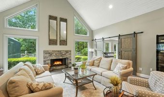 4 Egret Dr, Beaufort, SC 29907