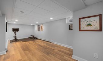 27 Christine Dr, Barrington, RI 02806