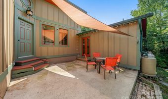 15 Deaver Dr, Asheville, NC 28806