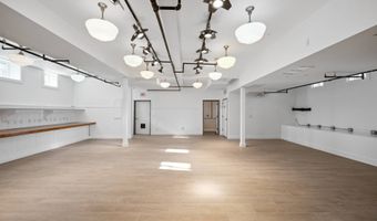 11 Indian Wells Hwy, Amagansett, NY 11930
