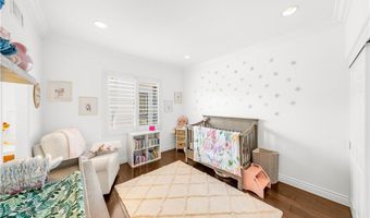 1040 S Summer Breeze Ln, Anaheim, CA 92808