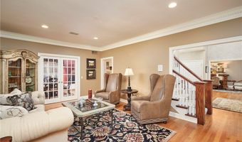 662 Heatherleigh Dr, Akron, OH 44333