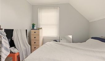 51 Warner St, Newport, RI 02840