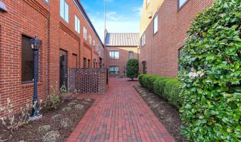 423 N LEE St, Alexandria, VA 22314