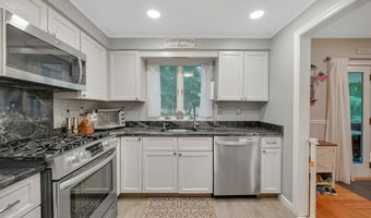 3 Hemion Way, Airmont, NY 10901