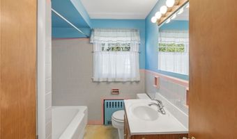 15 Valley View Dr, Cumberland, RI 02864