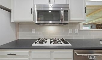 7566 S Valley Heights Dr, Boise, ID 83709