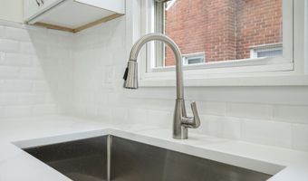 9250 Rosedale Blvd, Allen Park, MI 48101