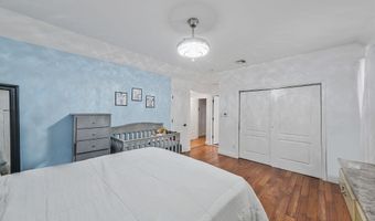 62 Bayside Ave, Amity Harbor, NY 11701