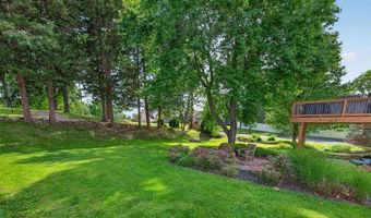 100 Holly Green Dr, Ballwin, MO 63021