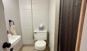 111 Church Dr, Aberdeen, SD 57401