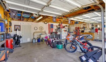 19581 Powhatan Rd, Apple Valley, CA 92308