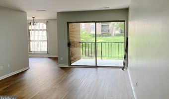 3322 WOODBURN VILLAGE Dr 24, Annandale, VA 22003