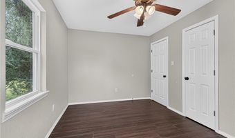702 9th St, Barling, AR 72923