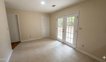 6 Oakwood Dr, Beaufort, SC 29907
