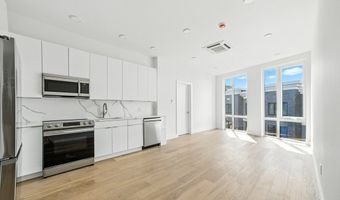 38 Hichborn 203, Boston, MA 02135