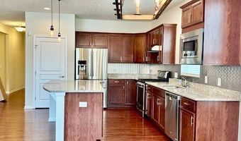 522 Heritage Woods Dr, Akron, OH 44321