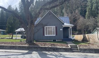 7042 Oak St, Bonners Ferry, ID 83805