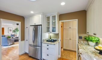 525 Keyes Ave, Angwin, CA 94508