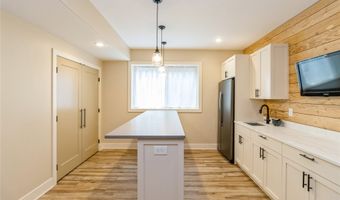 1705 Court St, Adel, IA 50003