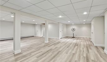 91 Cindyann Dr, East Greenwich, RI 02818