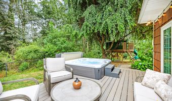 30 Packard Dr, Middletown, NJ 07748