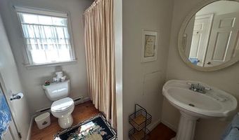 11 Tozier St, Belfast, ME 04915