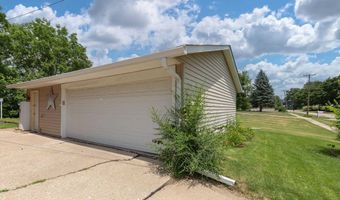 808 S CHURCH St, Albany, IL 61230