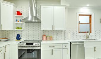 27 S Baptist St, Newport, RI 02840