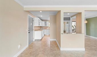 652 LAKE VILLAS Dr D, Altamonte Springs, FL 32701